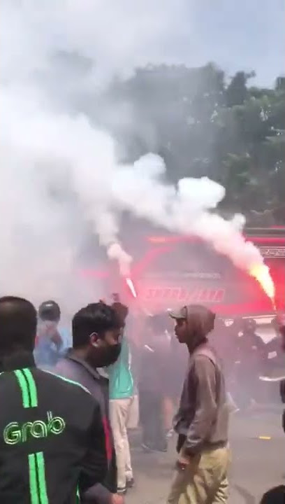 Bonek antar pemain Persebaya 2022