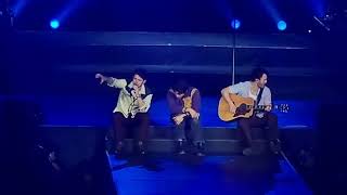 "Comeback/Rollercoaster/Strangers/Used to Be/Cool" #JonasBrothers in Manila 2024 [4K] | trina.ph