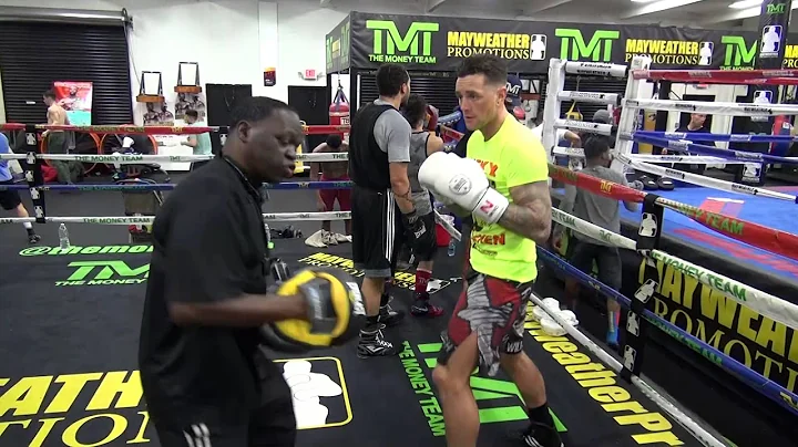 World champion kickboxer Nieky Holzken padwork with Jeff Mayweather
