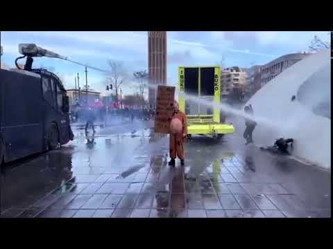 Waterkanon Headshot in Eindhoven bij rellen (januari 2021)