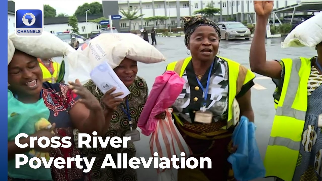 Governor's Wife Empowers Street Sweepers With Cash, Unpaid Salaries