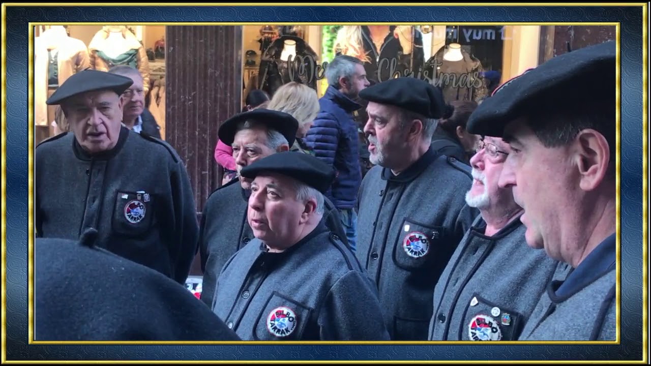 Blancas como palomas BILBAO Ambiente en el Casco Antiguo