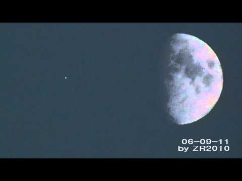 UFO passing in front of the moon slow motion rome ...