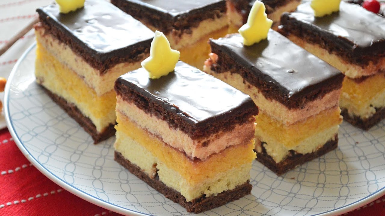 Így készül ez a finom Sárika szelet, kell hozzá  liszt, tojás meg jó adag szeretet | Süti Sári