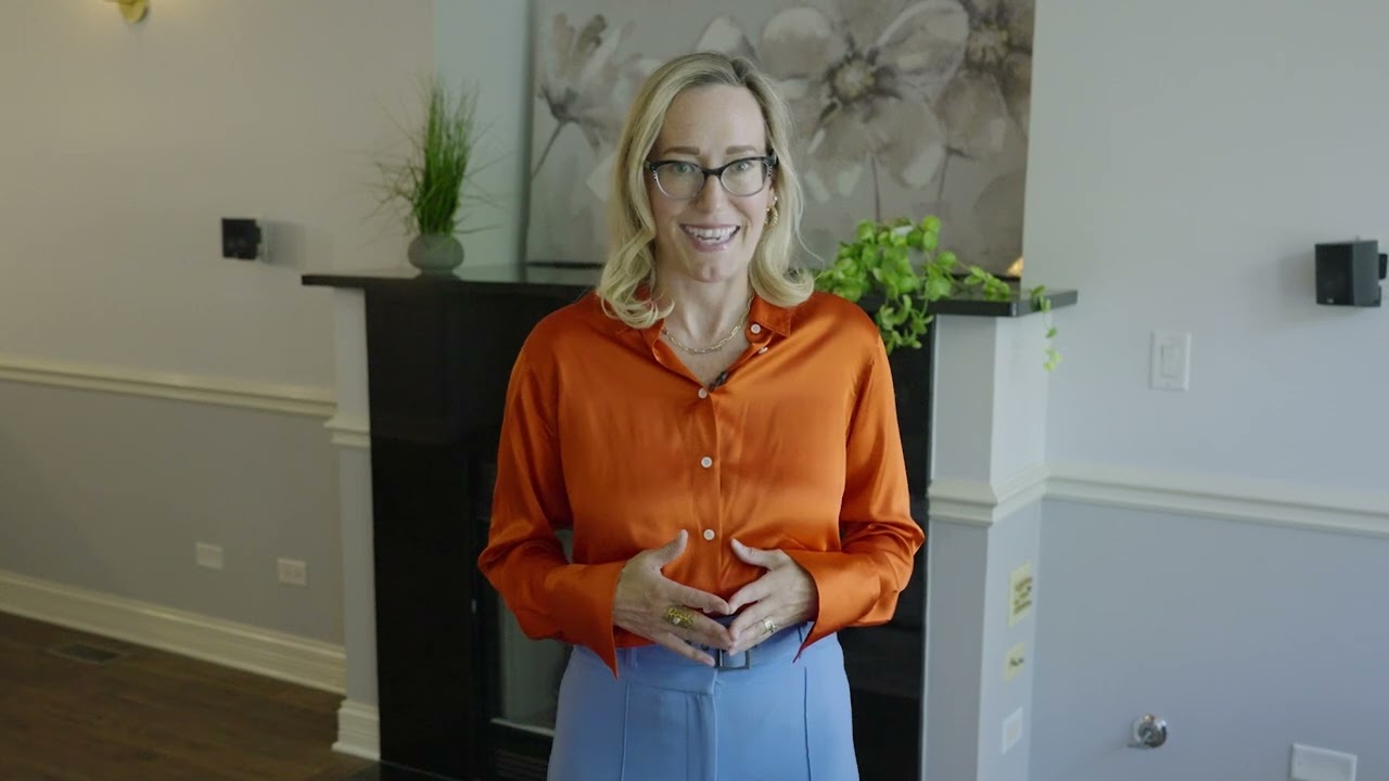 Tour a Noble Square Chicago Duplex Down- 1541 W Cortez unit 1