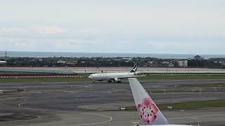 260227 Cathay Pacific A330-300 CX-494 Landing