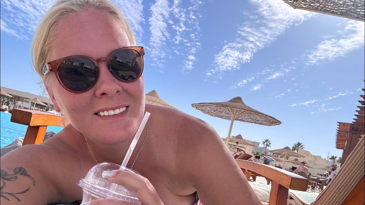 Жас қыздардың жылқымен жыныстық қатынасқа түсуін қараңыз Мелиса Мендини жігітпен порно видео онлайн