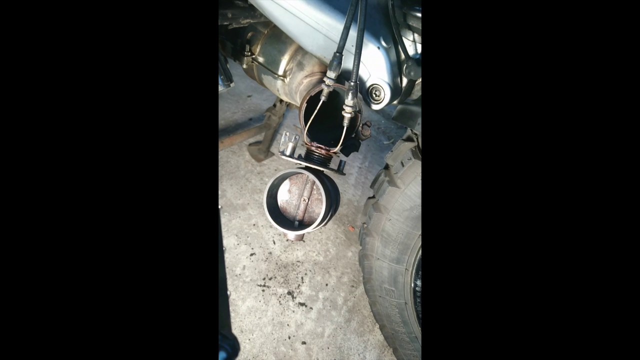 BMW R1200GSA flappy valve removal - YouTube