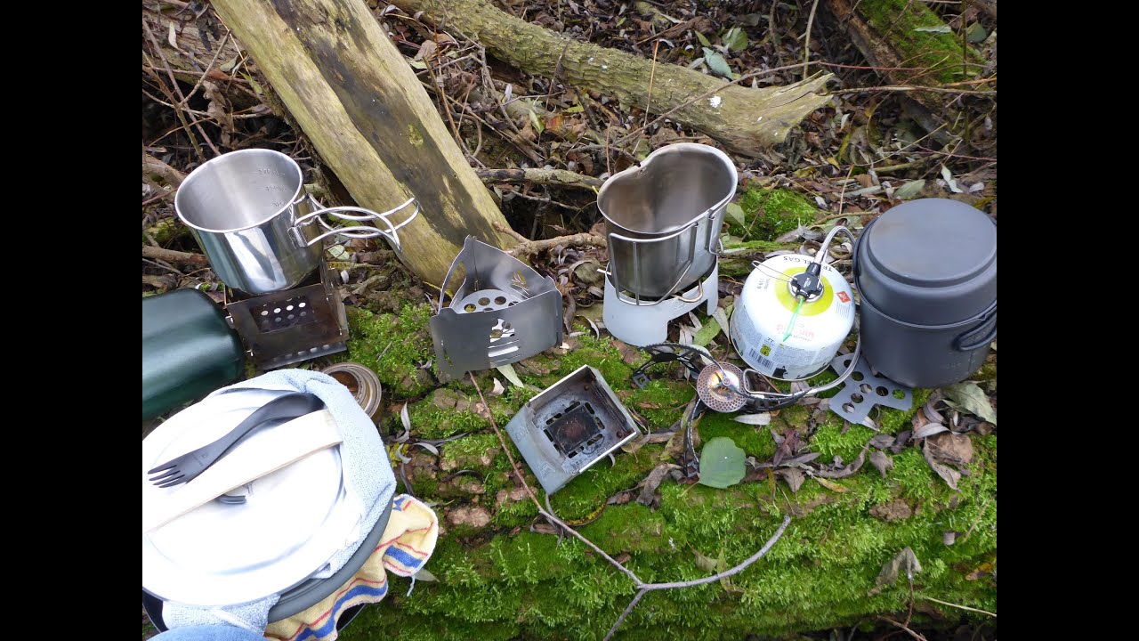 Verschiedene Kocher, Töpfe, Becher