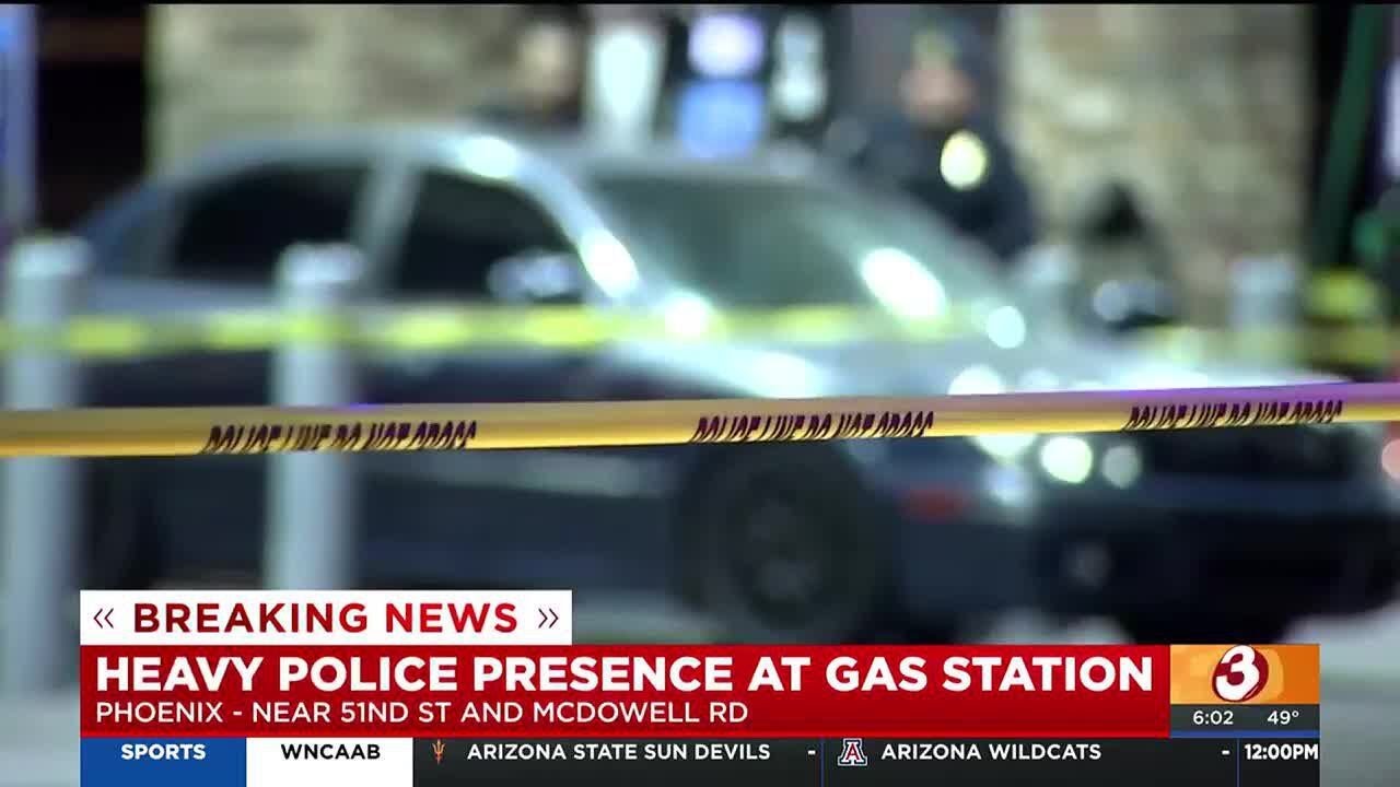 Man shot during alleged robbery near east Phoenix Circle K - YouTube