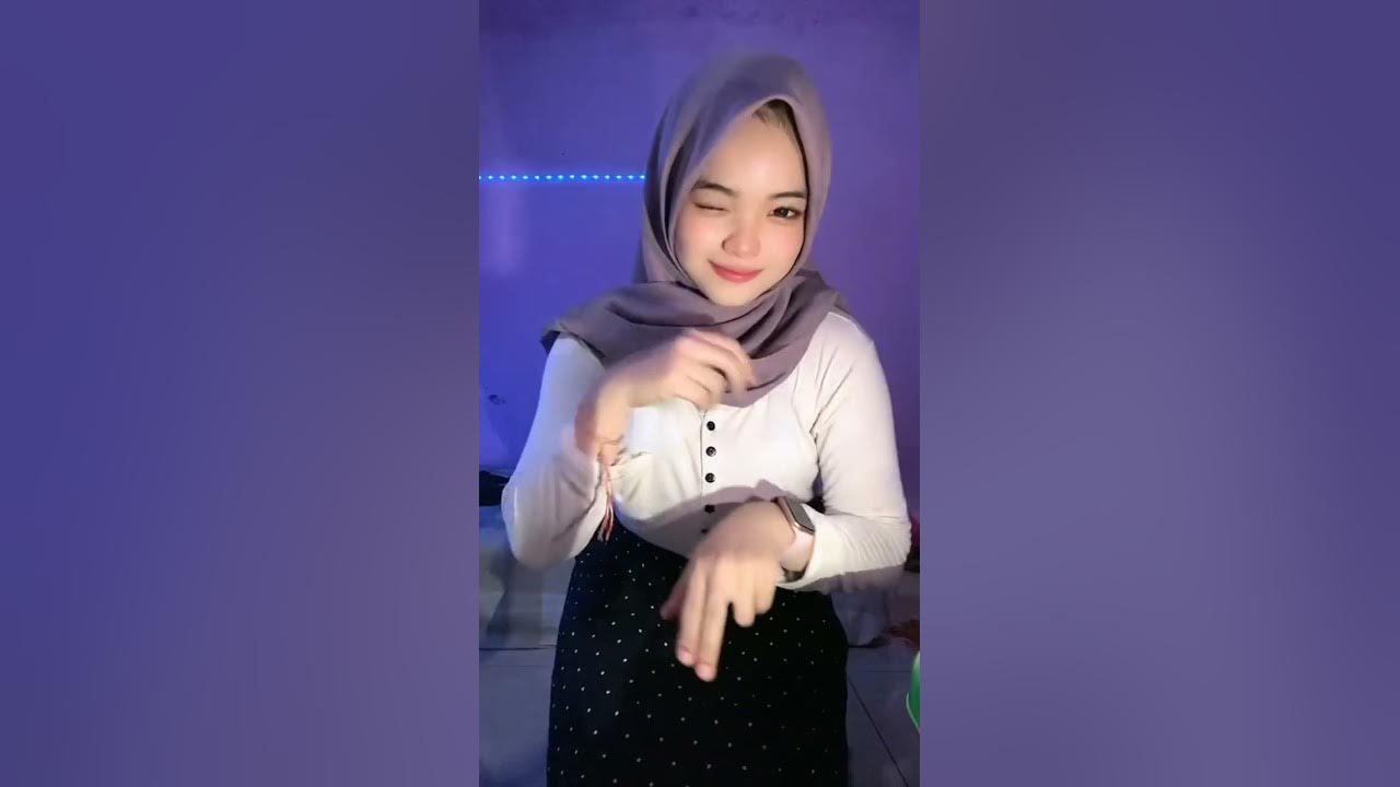 Kompilasi video cewek jilbab cantik || edisi @inicamelia #1 - YouTube
