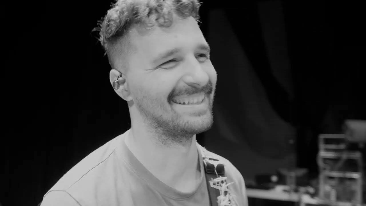 YouTubeでBagossy Brothers Company - Van Egy Ház (népzenei átdolgozás)を視聴
