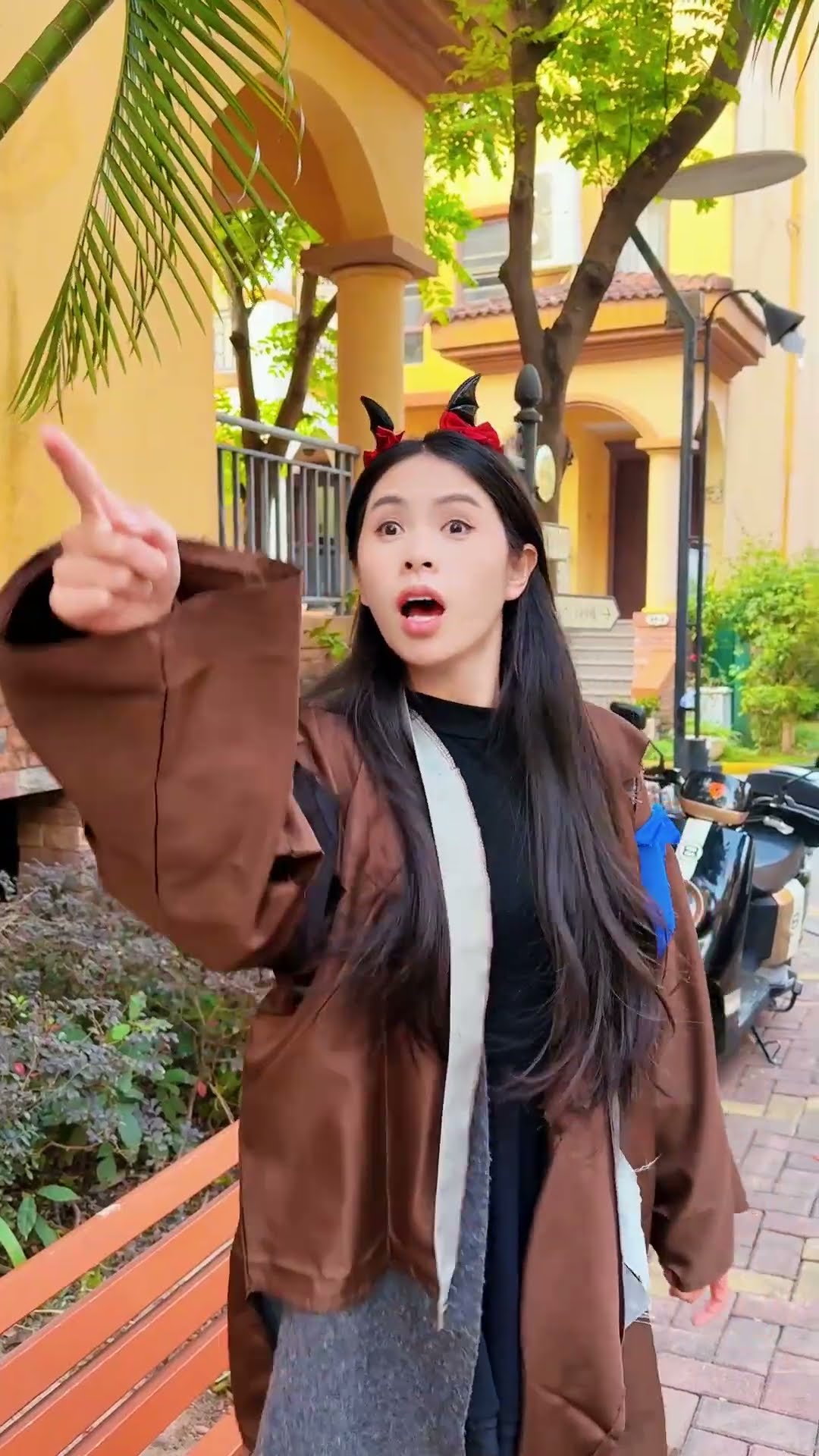 路飞他们帮助了路边挨饿的女孩 #路飞 #海贼王