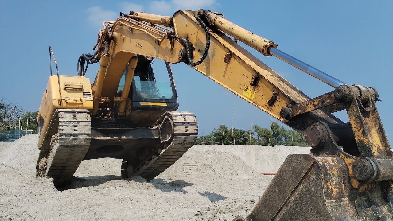 CAT 311Cu Excavator loading by EICHER Dumper🛻
