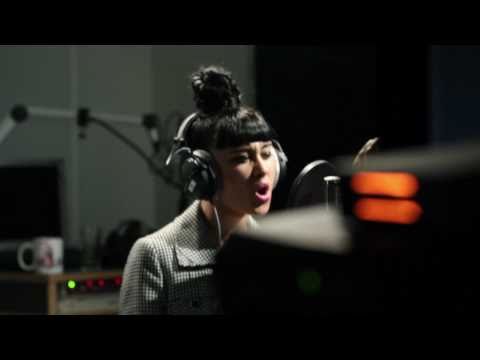 Natalia Kills "Mirrors" - live @ Ö3 Studios, Vienna