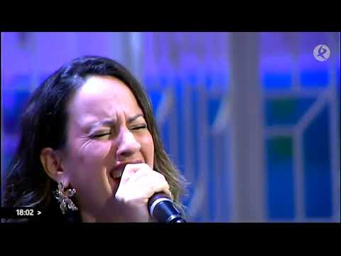 Lara Donoso versiona