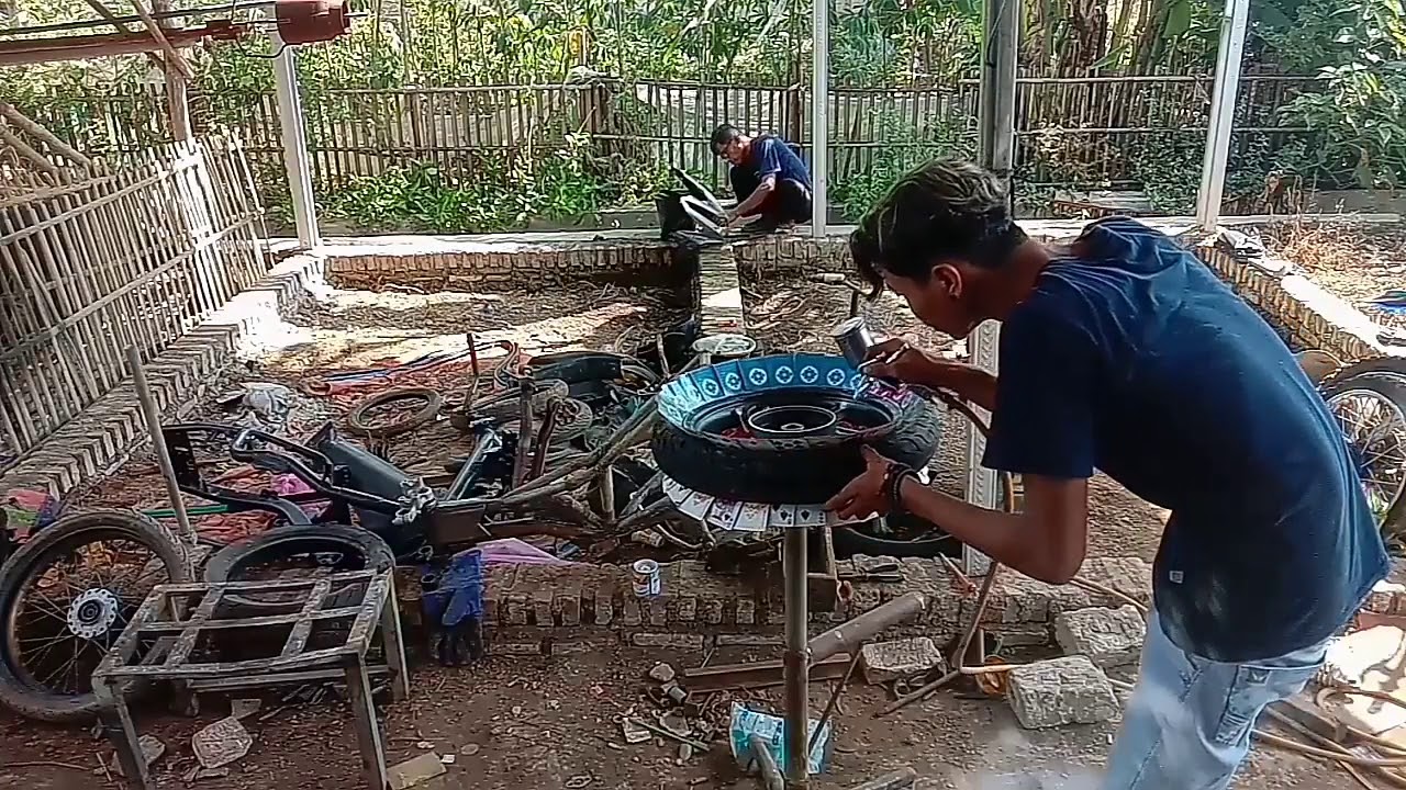 Cat pelk vario 125 old warna silver - YouTube