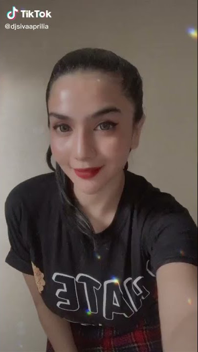 Udah Gak Kaku Nih Goyangnya Dj Siva Aprilia