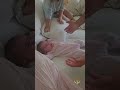 😂👶 Papa la d&eacute;pose... elle pleure ! Il la reprend... SILENCE ❤️ #baby