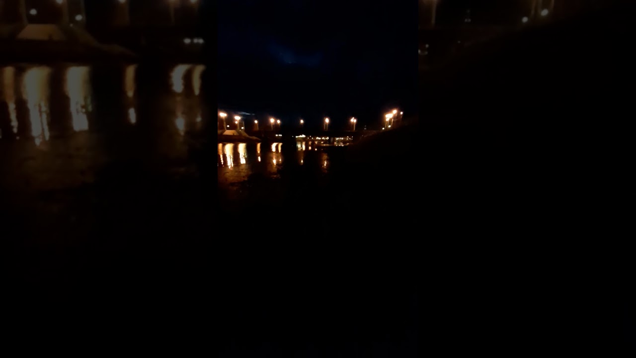 девушка не доверяет