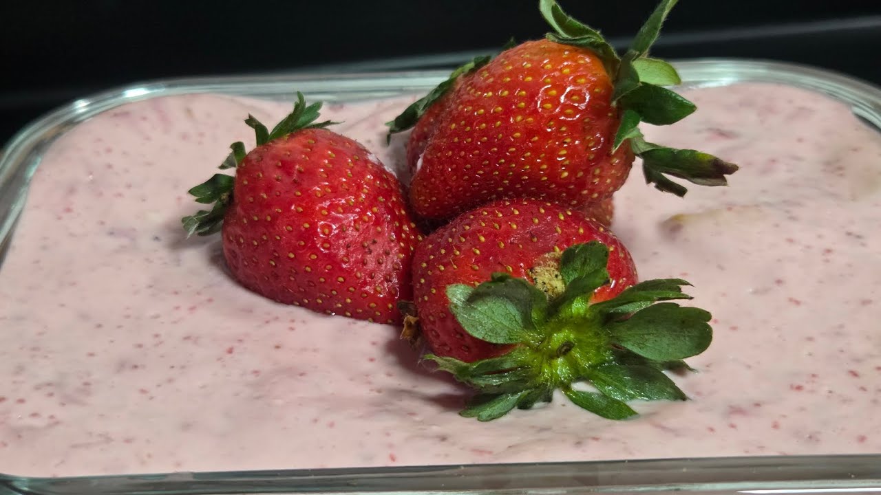CARLOTA DE FRESA | POSTRE CREMOSITO #receta #facil #fresas #postres #videofeed #kitchen #carlota 