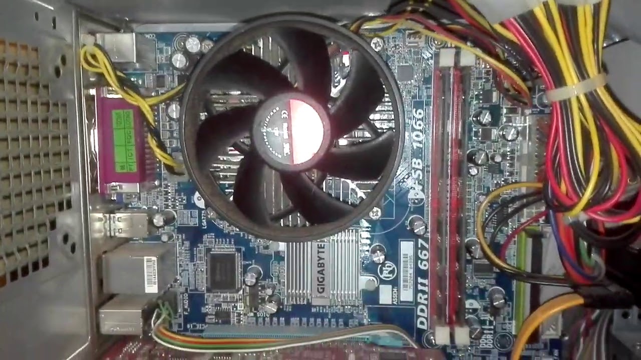Looking inside a 2007 Custom Built PC - YouTube