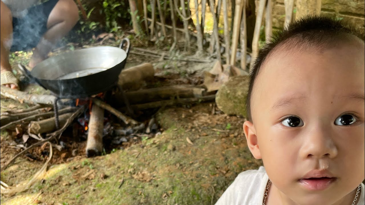 Single mother cleans firewood and stir-fried with extremely delicious ...