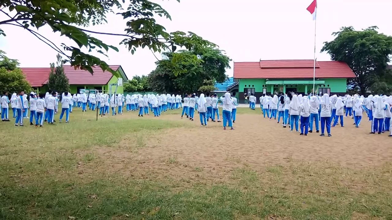 Kegiatan senam hari Jum'at 2019 - SMPN 1 Kuala Pembuang - YouTube