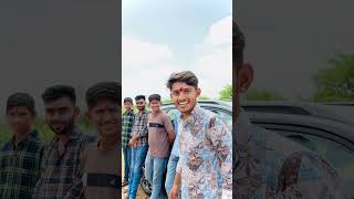 एक सइड गण और दसर सइड