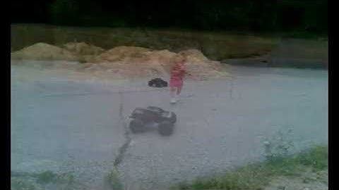 Traxxas T-Maxx 3.3 this was my first youtube/bash video