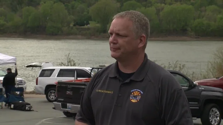 Officials give latest update as search turns to recovery for 2 missing on Ohio River