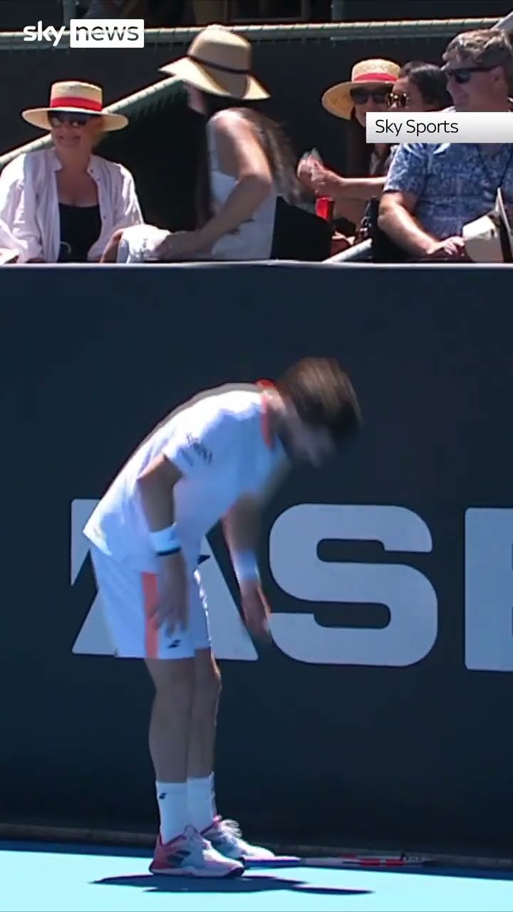Norrie throws racket into crowd in anger