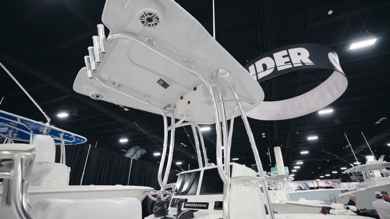 26 Bay Contender 2023 Walkthrough at Ft Lauderdale International Boat Show