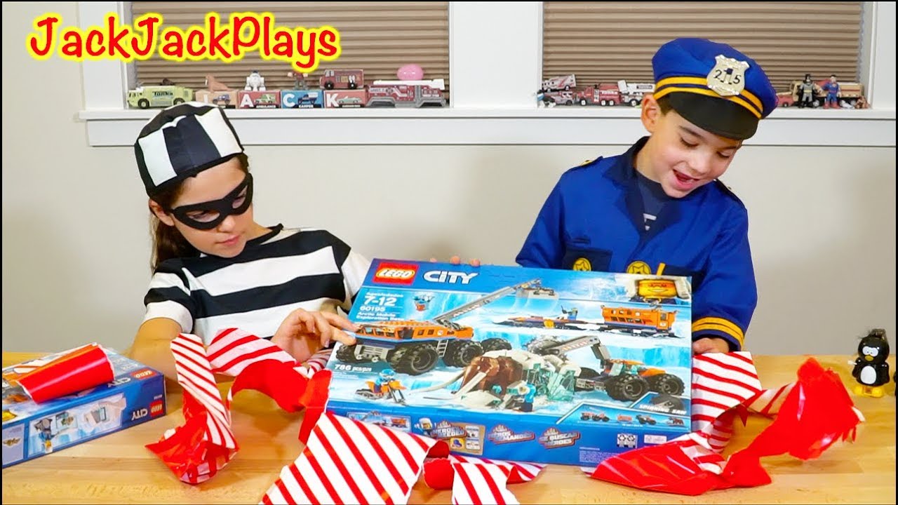 lego cops and robbers set