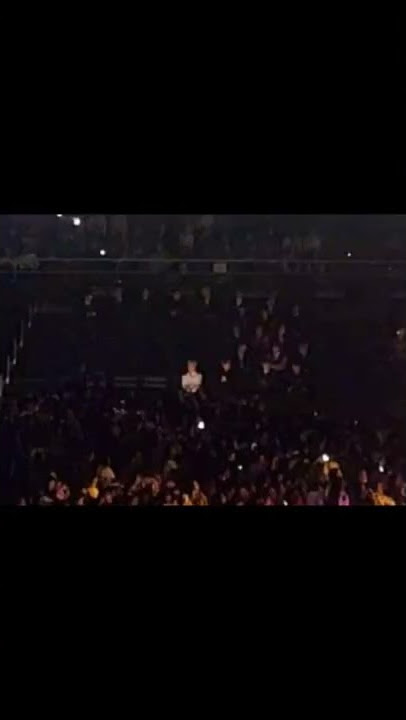 when jimin was the only one who was glowing in the dark🖤