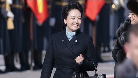 Vợ ông Tập làm truyền thông 