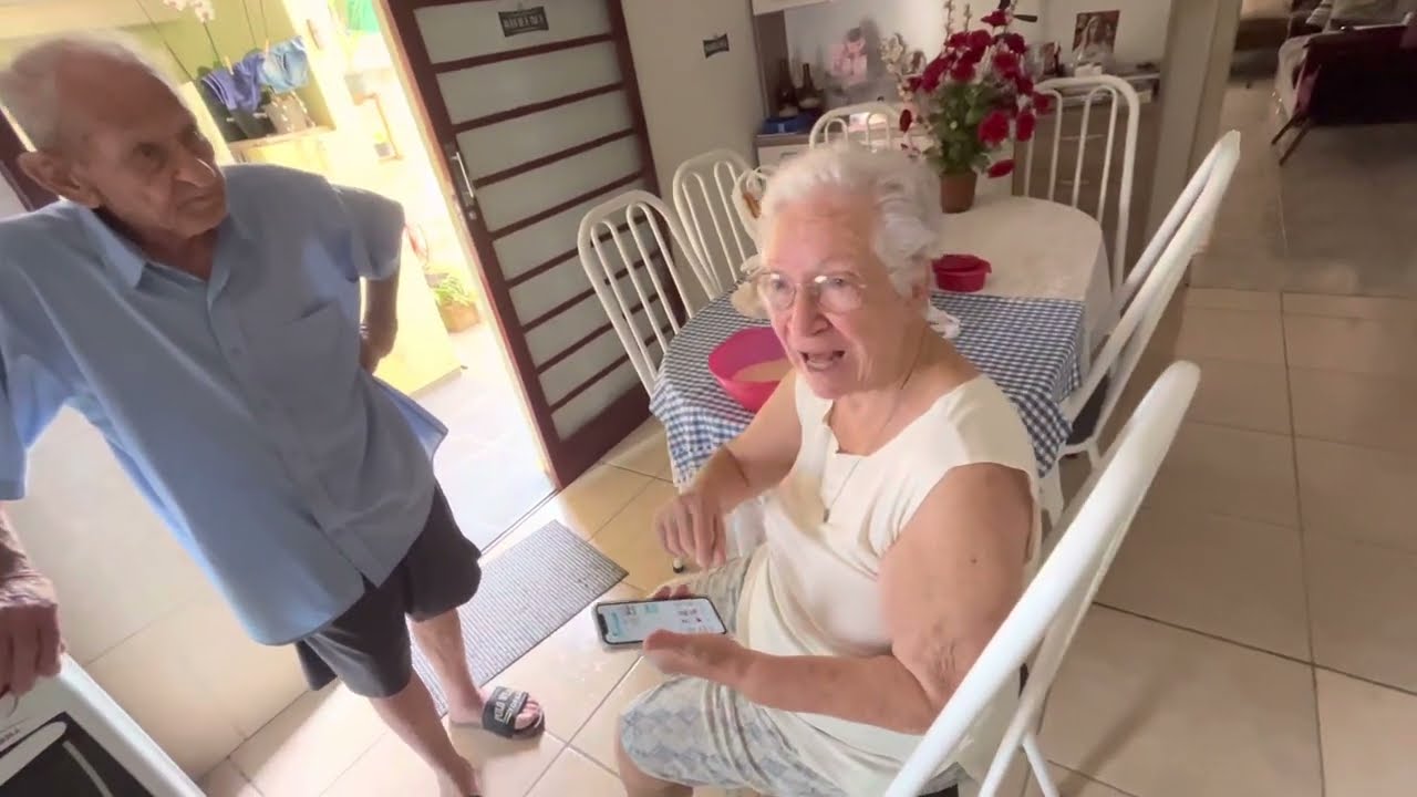 Deu ruim na cozinha vô anesio quer fazer macarrão 😂😂😂