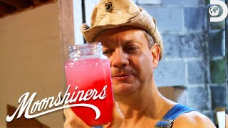 Tim Races to Create a Spicy Cinnamon Holiday Moonshine | Moonshiners | Discovery