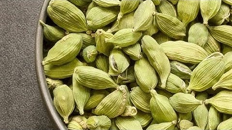 Cardamom Sorting Process and Grading Process. Idukki Green Cardamom. From The Western Ghats.