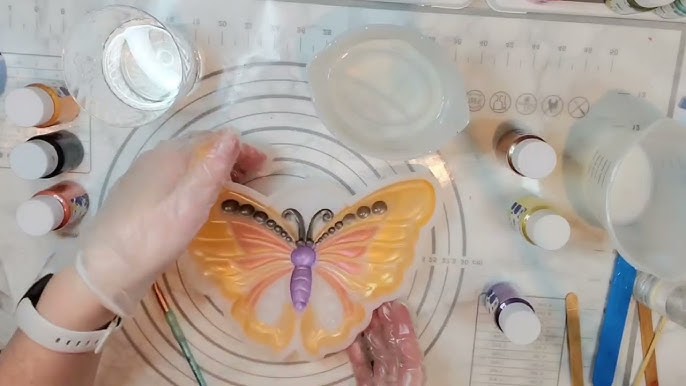 How to Use Mica Powder in Epoxy Resin Projects – Slice of the Moon