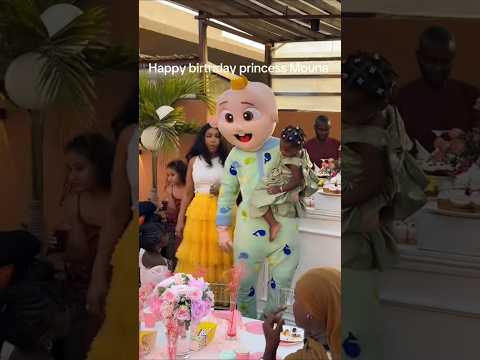 L'anniversaire de la fille de Zeyna N'Dour avec Viviane