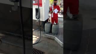 JERIGEN ANTRIAN BENSIN BERGILIR,, #shorts #bensin #antrianpanjang #viral
