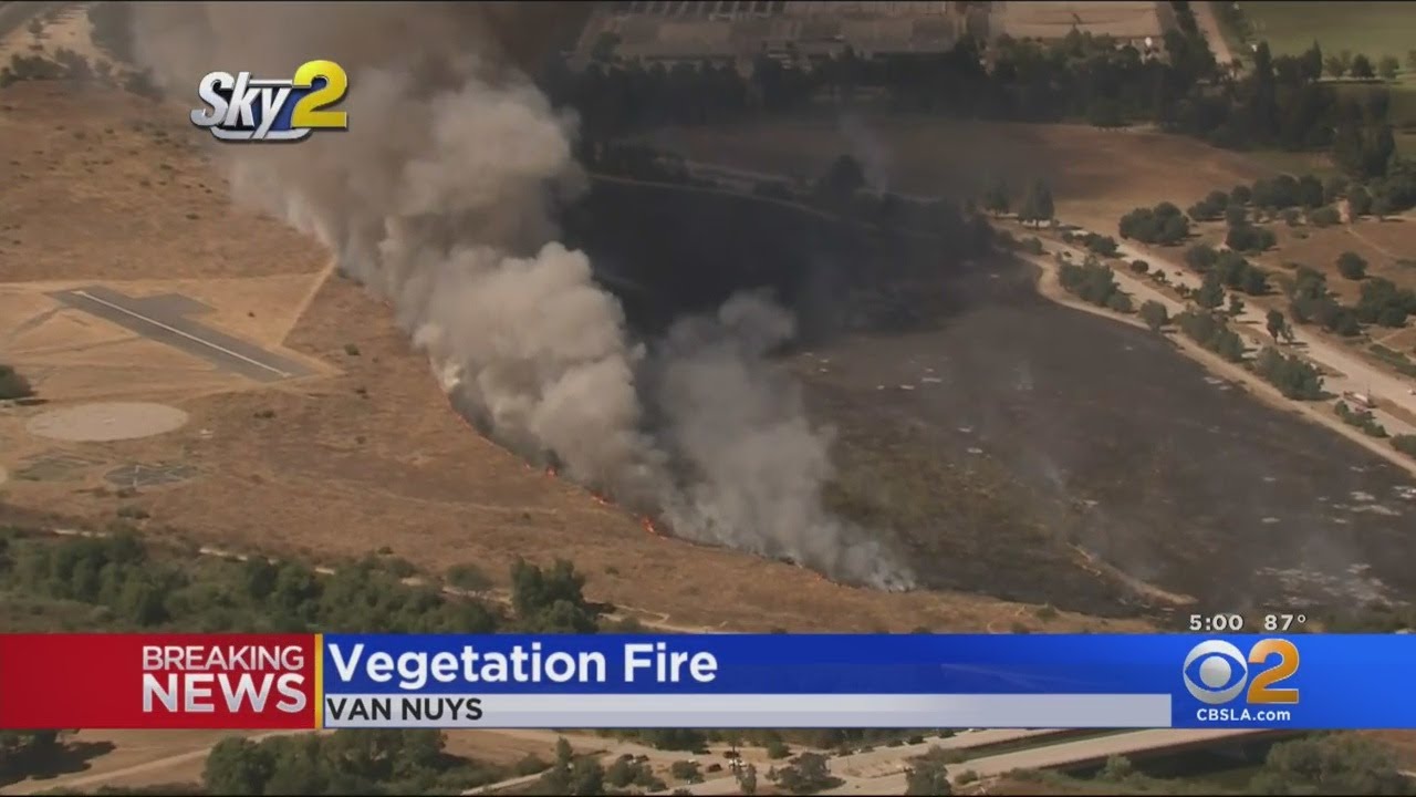 Crews Contain Brush Fire That Broke Out In Sepulveda Basin - YouTube