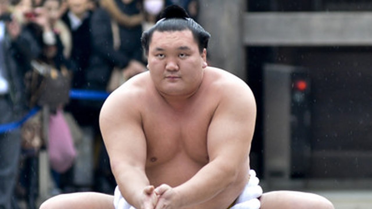 famous sumo wrestlers