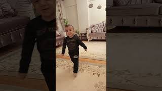 Top oynuyoruz ama korkarak.😆 #shortsvideo #shortsyoutube #shortsyoutube #oyun #güneş