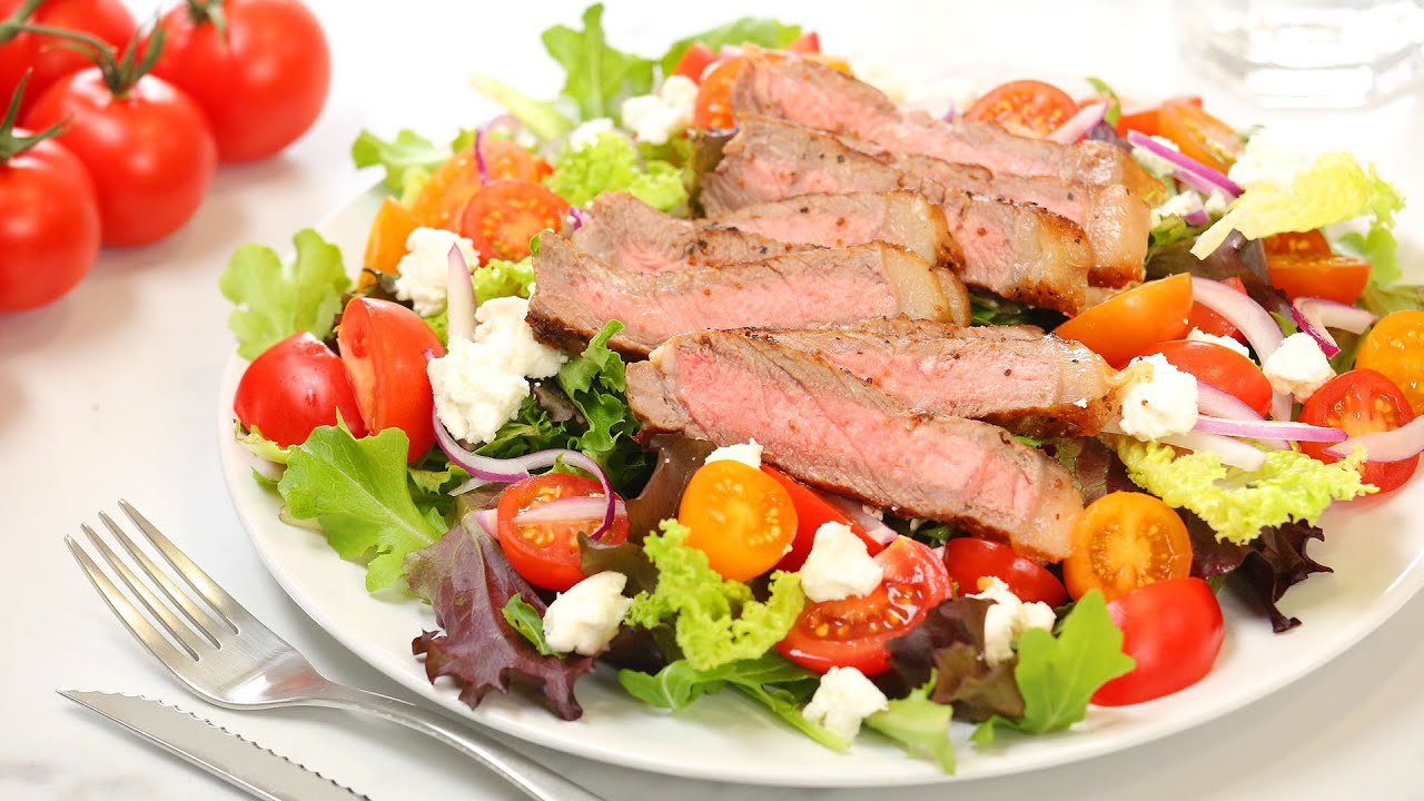 Bloody Mary Steak Salad Recipe | 20 Minute Dinner Ideas | The Domestic Geek