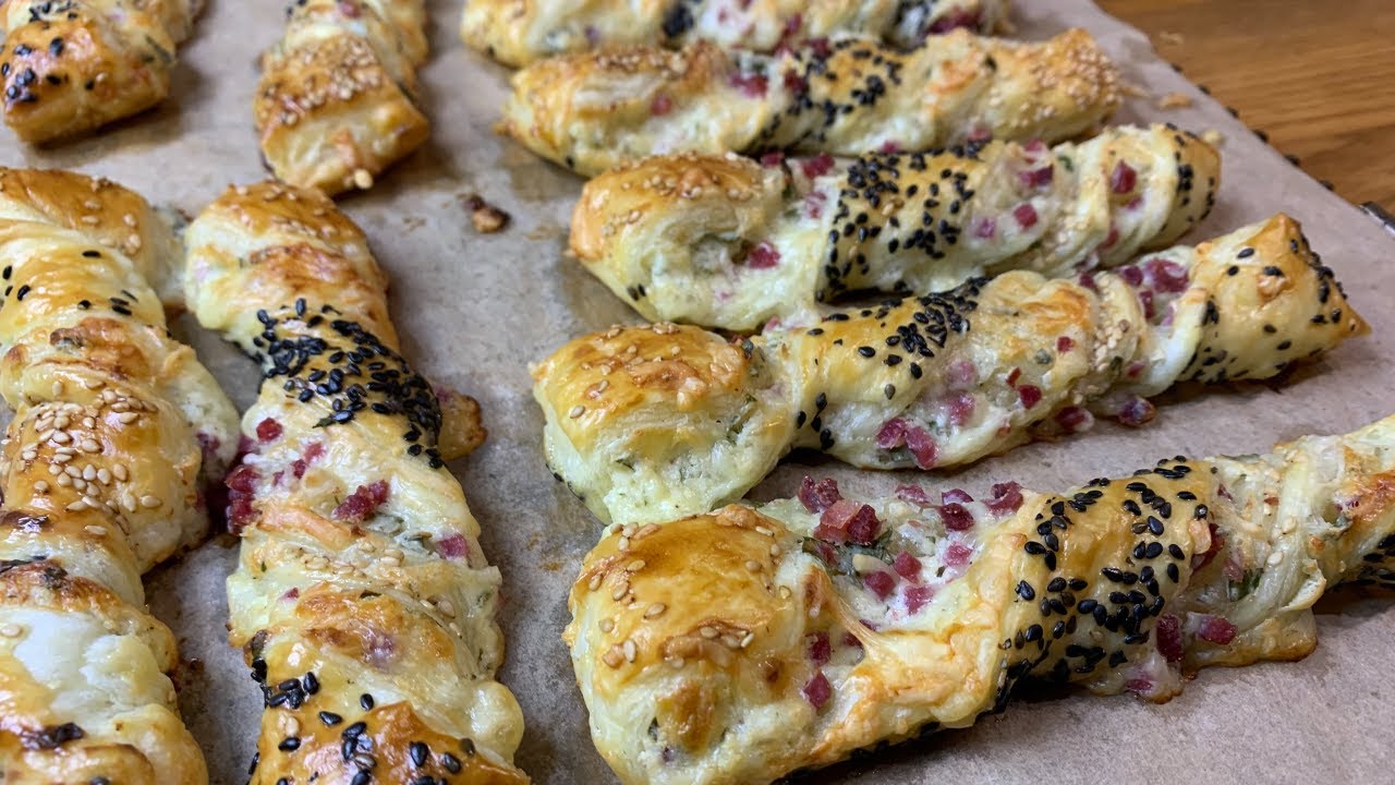 Knusprige Blätterteigstangen mit Schinken und Käse – Einfaches Snack ...