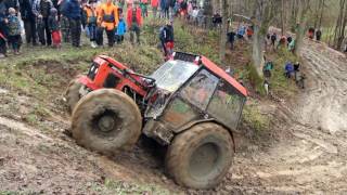 : 4/5 - Traktori'ada Zdechov 2017 - voln'a z'abava v bahne