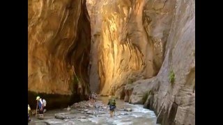 Zion Nat&#39;l. Park - Virgin River Slot Canyon Narrows Utah backpack camping hike