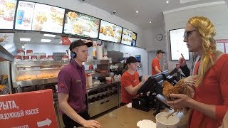 ПРОДАЛИ ЖИВУЮ КУРИЦУ В KFC (Пародия на Ревизорро) ПРОДАЛИ ЖИВУЮ КУРИЦУ В KFC (Пародия на Ревизорро)